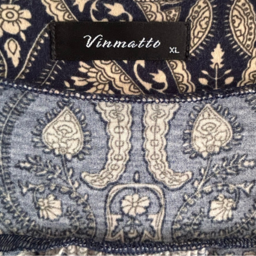 Vinmatto Women's Navy and Cream Patterned Women’s Top Size XL Short Sleeve EUC - Picture 6 of 8